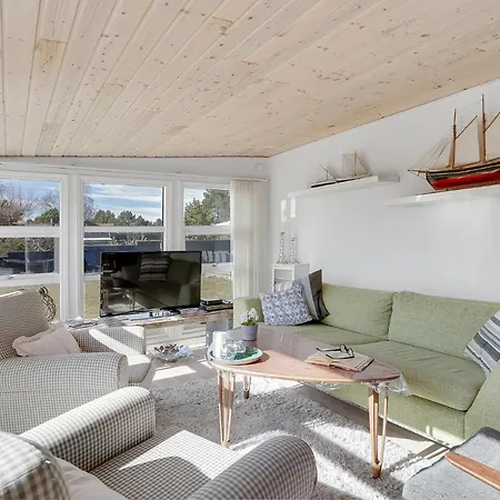 Holiday home Cozy In With Wifi *