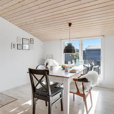 3 Bedroom Cozy In * Rødby