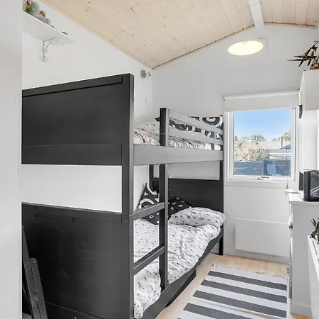 3 Bedroom Cozy In